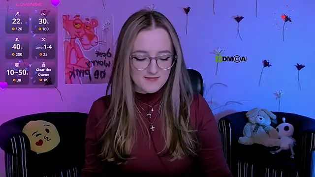 luna berryy online show from April 28, 2026, 7:41 pm