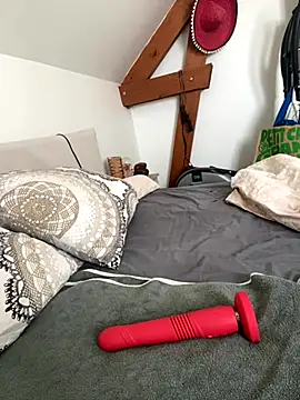 Snapshot of XtentationMG chatting on September 15, 2025, 8:25 am XtentationMG online show from September 15, 2025, 8:25 am