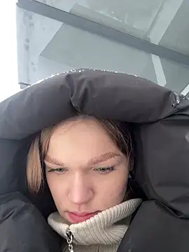 Snapshot of KitteCat chatting on December 15, 2024, 9:45 am KitteCat online show from December 15, 2024, 9:45 am