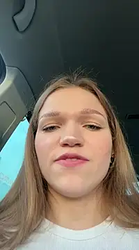 Snapshot of KitteCat chatting on December 20, 2024, 11:32 am KitteCat online show from December 20, 2024, 11:32 am