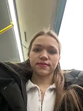 Snapshot of KitteCat chatting on December 26, 2024, 8:39 am KitteCat online show from December 26, 2024, 8:39 am