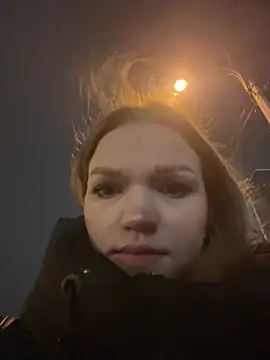 Snapshot of KitteCat chatting on December 28, 2024, 5:02 am KitteCat online show from December 28, 2024, 5:02 am