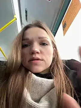 Snapshot of KitteCat chatting on January 4, 2025, 8:39 am KitteCat online show from January 4, 2025, 8:39 am