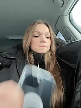 Snapshot of KitteCat chatting on January 8, 2025, 8:27 am KitteCat online show from January 8, 2025, 8:27 am