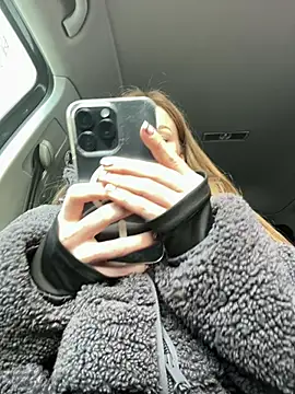 Snapshot of KitteCat chatting on February 15, 2025, 10:11 am KitteCat online show from February 15, 2025, 10:11 am