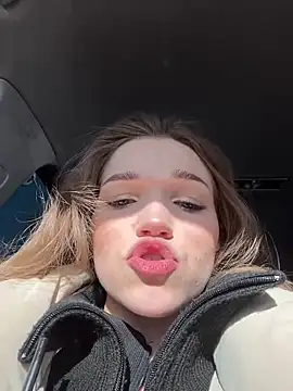 Snapshot of KitteCat chatting on March 9, 2025, 11:03 am KitteCat online show from March 9, 2025, 11:03 am