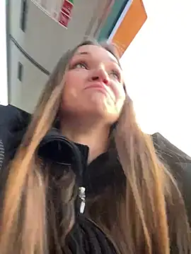 Snapshot of KitteCat chatting on March 22, 2025, 1:30 pm KitteCat online show from March 22, 2025, 1:30 pm