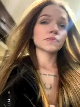 Snapshot of KitteCat chatting on October 10, 2025, 7:40 am KitteCat online show from October 10, 2025, 7:40 am