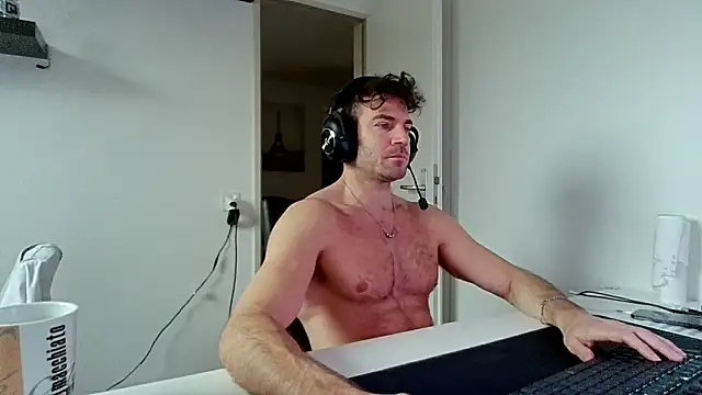 alpha-hunk online show from January 18, 2026, 9:57 am