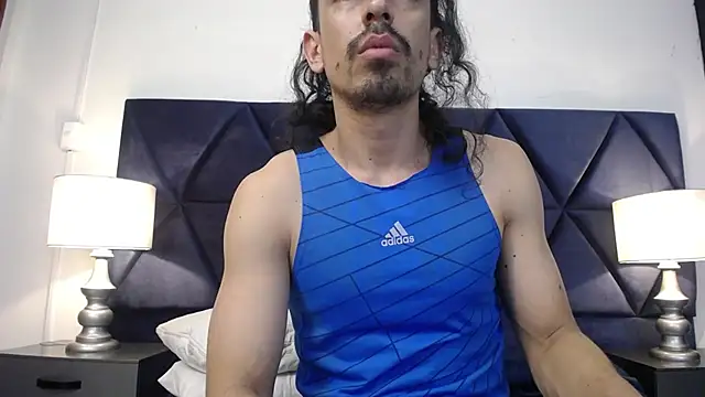 Snapshot of Sr_Magnus_ chatting on February 11, 2025, 4:02 pm Sr Magnus online show from February 11, 2025, 4:02 pm