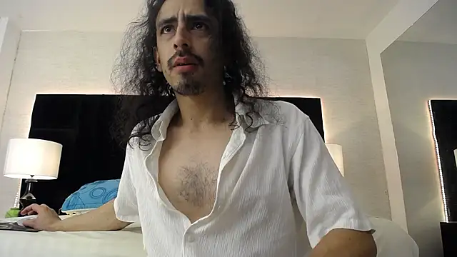 Snapshot of Sr_Magnus_ chatting on February 18, 2025, 12:49 pm Sr Magnus online show from February 18, 2025, 12:49 pm