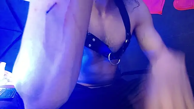 Snapshot of Sr_Magnus_ chatting on February 22, 2025, 8:20 pm Sr Magnus online show from February 22, 2025, 8:20 pm