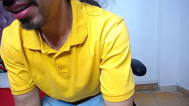 Snapshot of Sr_Magnus_ chatting on October 5, 2025, 6:01 am Sr Magnus online show from October 5, 2025, 6:01 am