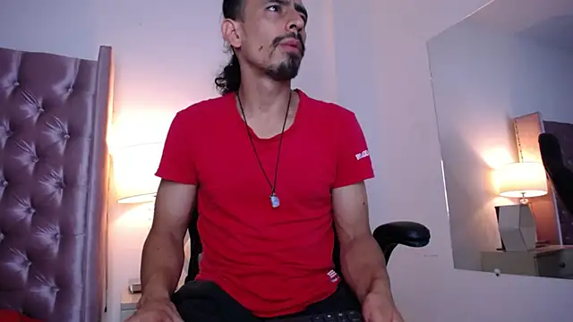 Snapshot of Sr_Magnus_ chatting on October 26, 2025, 1:17 pm Sr Magnus online show from October 26, 2025, 1:17 pm