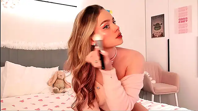 SIlviaBeyt online show from September 19, 2025, 6:30 pm