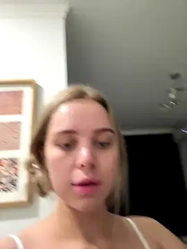 SIlviaBeyt online show from September 25, 2025, 12:14 am