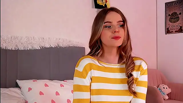 SIlviaBeyt online show from October 6, 2025, 7:22 pm