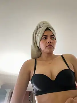 aurora divine online show from October 22, 2025, 12:27 pm