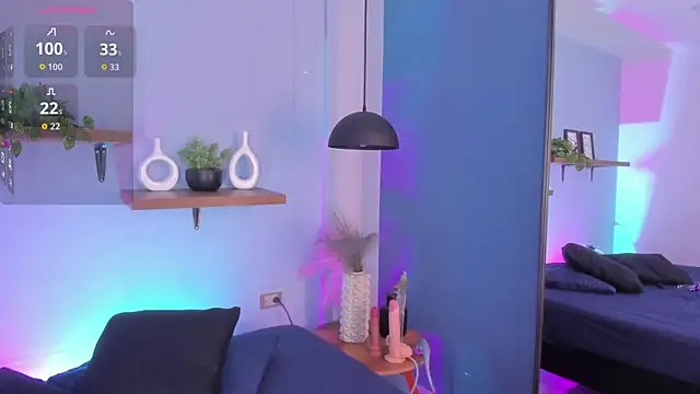 Snapshot of maddy_walker chatting on December 17, 2025, 12:33 pm maddy walker online show from December 17, 2025, 12:33 pm