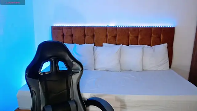 alexiaaross online show from October 19, 2025, 6:14 am