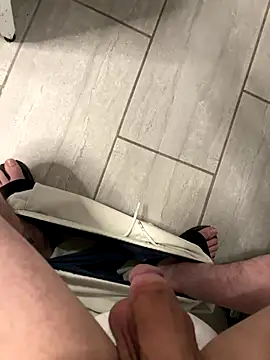 Snapshot of bigbeast19393 chatting on November 22, 2025, 4:33 am bigbeast19393 online show from November 22, 2025, 4:33 am