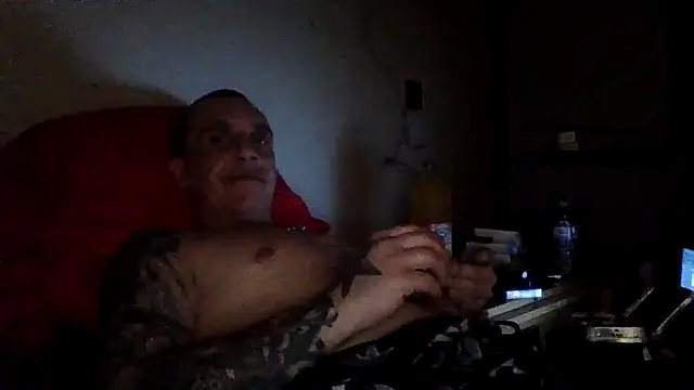 Snapshot of CandiedPompano chatting on November 16, 2025, 3:45 am CandiedPompano online show from November 16, 2025, 3:45 am