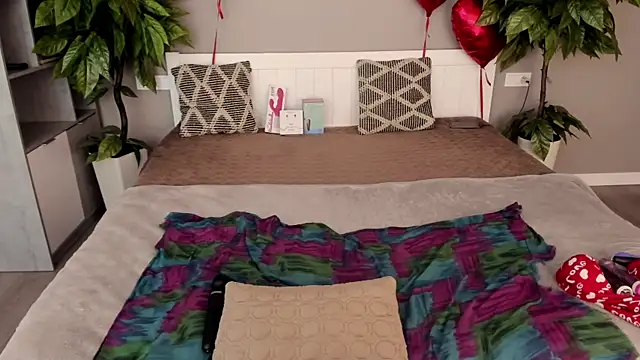 VeronikaVel online show from February 26, 2025, 1:21 am