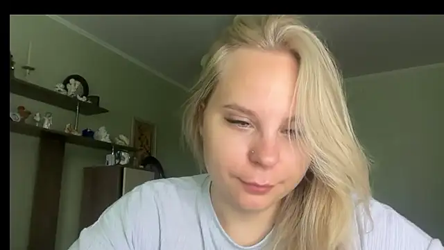 Snapshot of Thalia__Star chatting on June 16, 2026, 8:06 am Thalia Star online show from June 16, 2026, 8:06 am