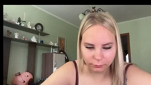 Snapshot of Thalia__Star chatting on August 4, 2026, 9:01 am Thalia Star online show from August 4, 2026, 9:01 am