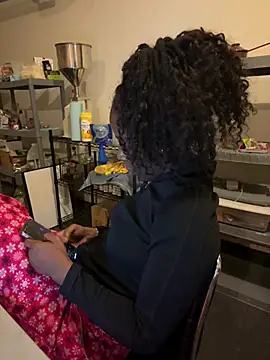 choclatepeaach online show from January 13, 2026, 2:28 am