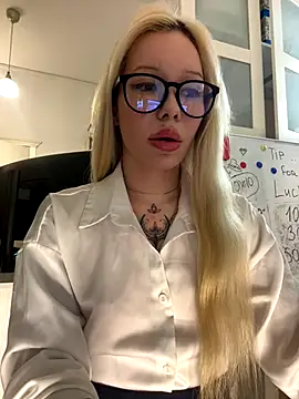 babydolll online show from November 14, 2025, 1:32 pm