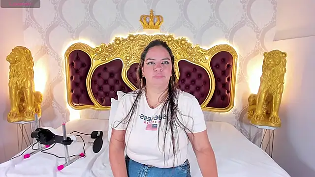 KendralHolson online show from October 24, 2025, 4:31 am