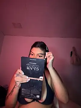 Snapshot of jennifer_oliveira chatting on December 2, 2025, 11:48 am jennifer oliveira online show from December 2, 2025, 11:48 am