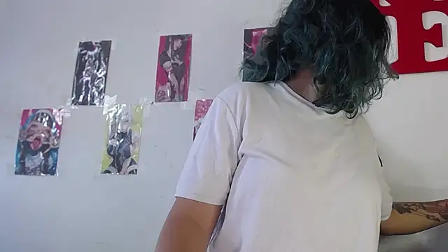 Snapshot of gigiqueen_18 chatting on December 5, 2025, 2:14 pm gigiqueen 18 online show from December 5, 2025, 2:14 pm