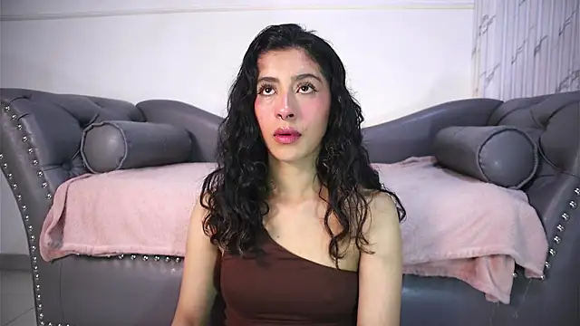Alyssa jones online show from June 12, 2026, 4:11 am