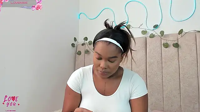 Snapshot of Kaseydelvey chatting on October 28, 2025, 2:31 pm Kaseydelvey online show from October 28, 2025, 2:31 pm