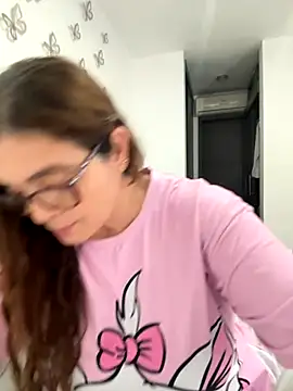 AntonellaAlondra4 online show from November 9, 2025, 12:58 pm