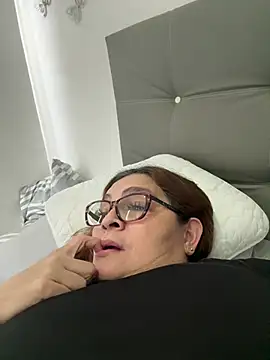 AntonellaAlondra4 online show from February 13, 2026, 3:30 pm