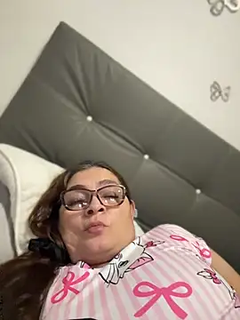 AntonellaAlondra4 online show from April 22, 2026, 3:20 am