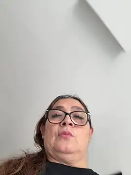 Snapshot of AntonellaAlondra4 chatting on May 26, 2026, 1:18 pm AntonellaAlondra4 online show from May 26, 2026, 1:18 pm
