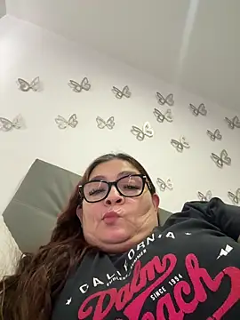 Snapshot of AntonellaAlondra4 chatting on May 27, 2026, 9:23 pm AntonellaAlondra4 online show from May 27, 2026, 9:23 pm