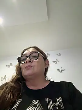 Snapshot of AntonellaAlondra4 chatting on June 4, 2026, 12:05 am AntonellaAlondra4 online show from June 4, 2026, 12:05 am