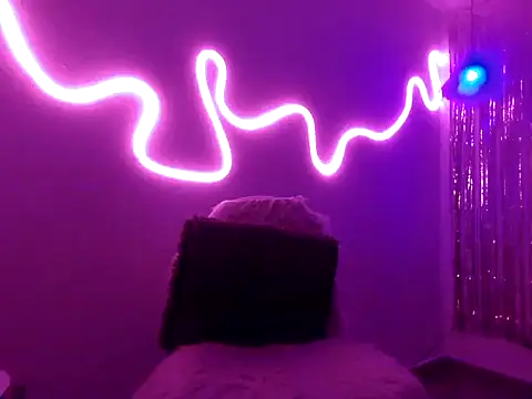 Snapshot of princesskitty111 chatting on December 6, 2024, 2:02 am princesskitty111 online show from December 6, 2024, 2:02 am