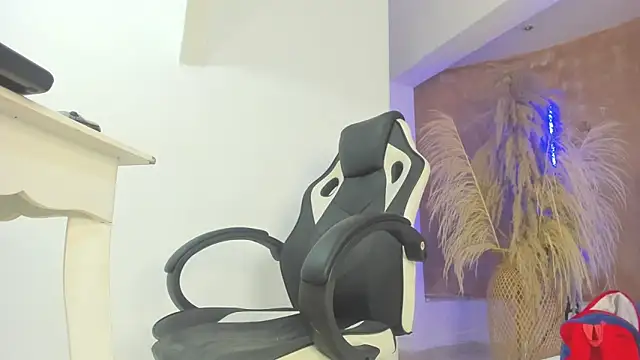 APRILL FOXX online show from December 26, 2024, 12:16 pm