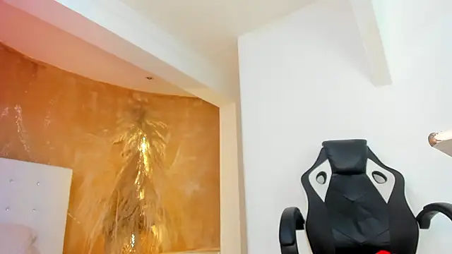 APRILL FOXX online show from January 26, 2025, 5:02 pm