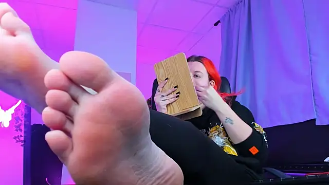 Snapshot of NielletaBlossom chatting on February 9, 2025, 5:19 am NielletaBlossom online show from February 9, 2025, 5:19 am