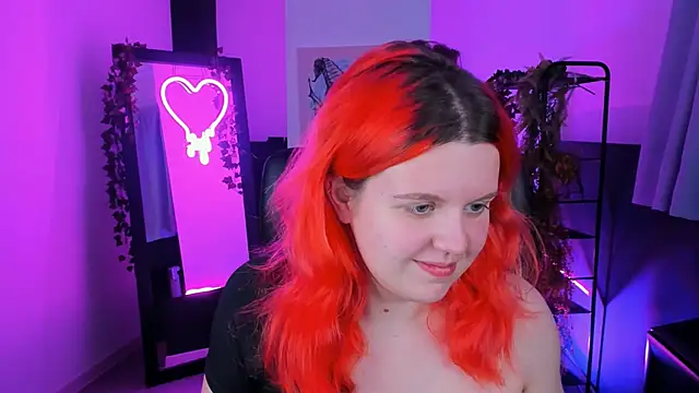 Snapshot of NielletaBlossom chatting on February 10, 2025, 5:19 pm NielletaBlossom online show from February 10, 2025, 5:19 pm