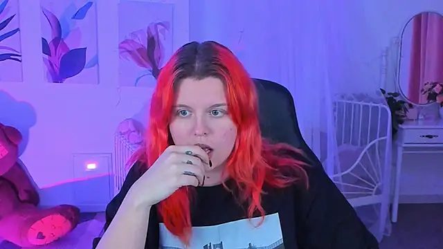 Snapshot of NielletaBlossom chatting on February 14, 2025, 5:03 pm NielletaBlossom online show from February 14, 2025, 5:03 pm