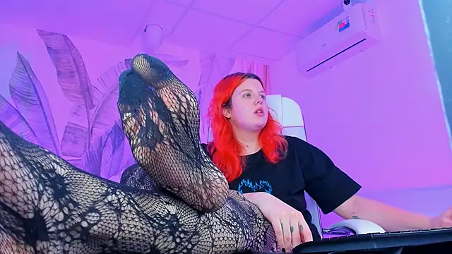 Snapshot of NielletaBlossom chatting on February 20, 2025, 2:24 pm NielletaBlossom online show from February 20, 2025, 2:24 pm