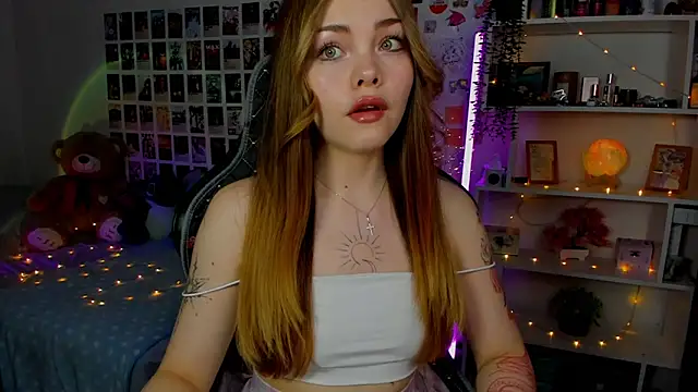 Snapshot of AkiraKatsu chatting on September 24, 2025, 11:46 am AkiraKatsu online show from September 24, 2025, 11:46 am